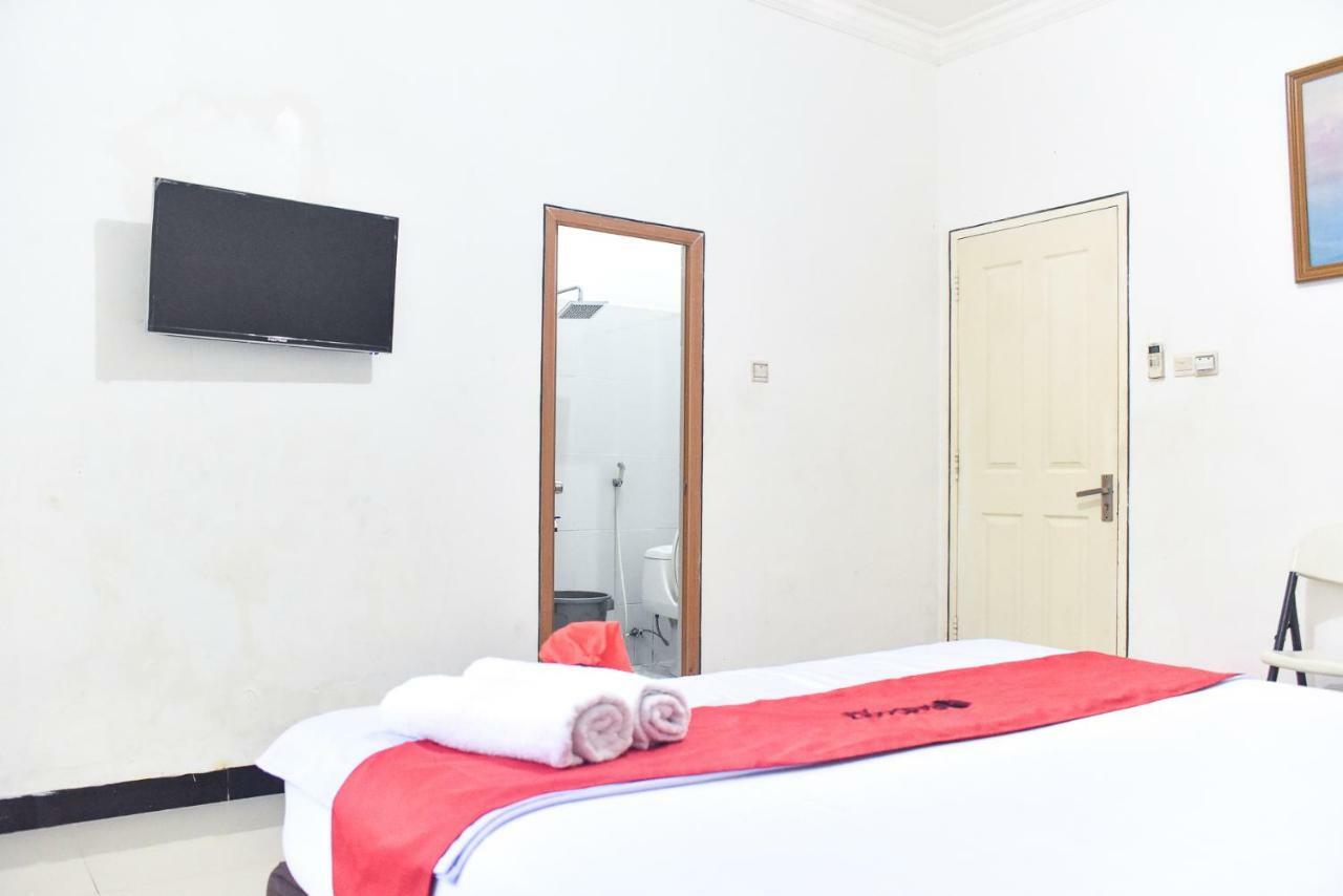 Reddoorz Near Sultan Hasanuddin Airport 2 Hotel Makassar Exterior photo